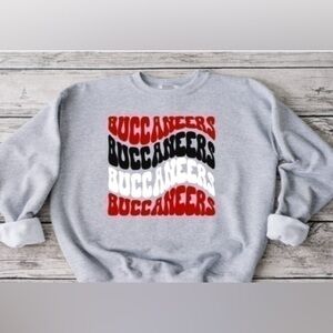 Buccaneers Wavy Crewneck - Gray